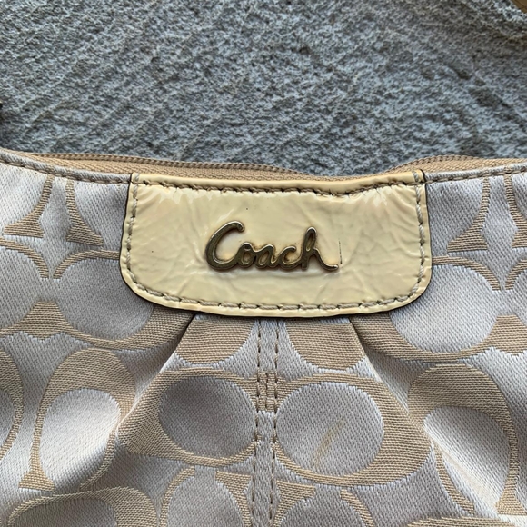 Coach - Small Purse - Gold - Picture 4 of 8